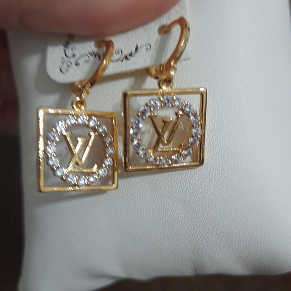 Fashion design earings - Picture 2 of 2